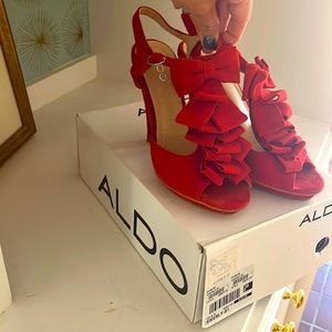 ALDO, Size 38. Gently worn, SEXY SHOE ALERT!!